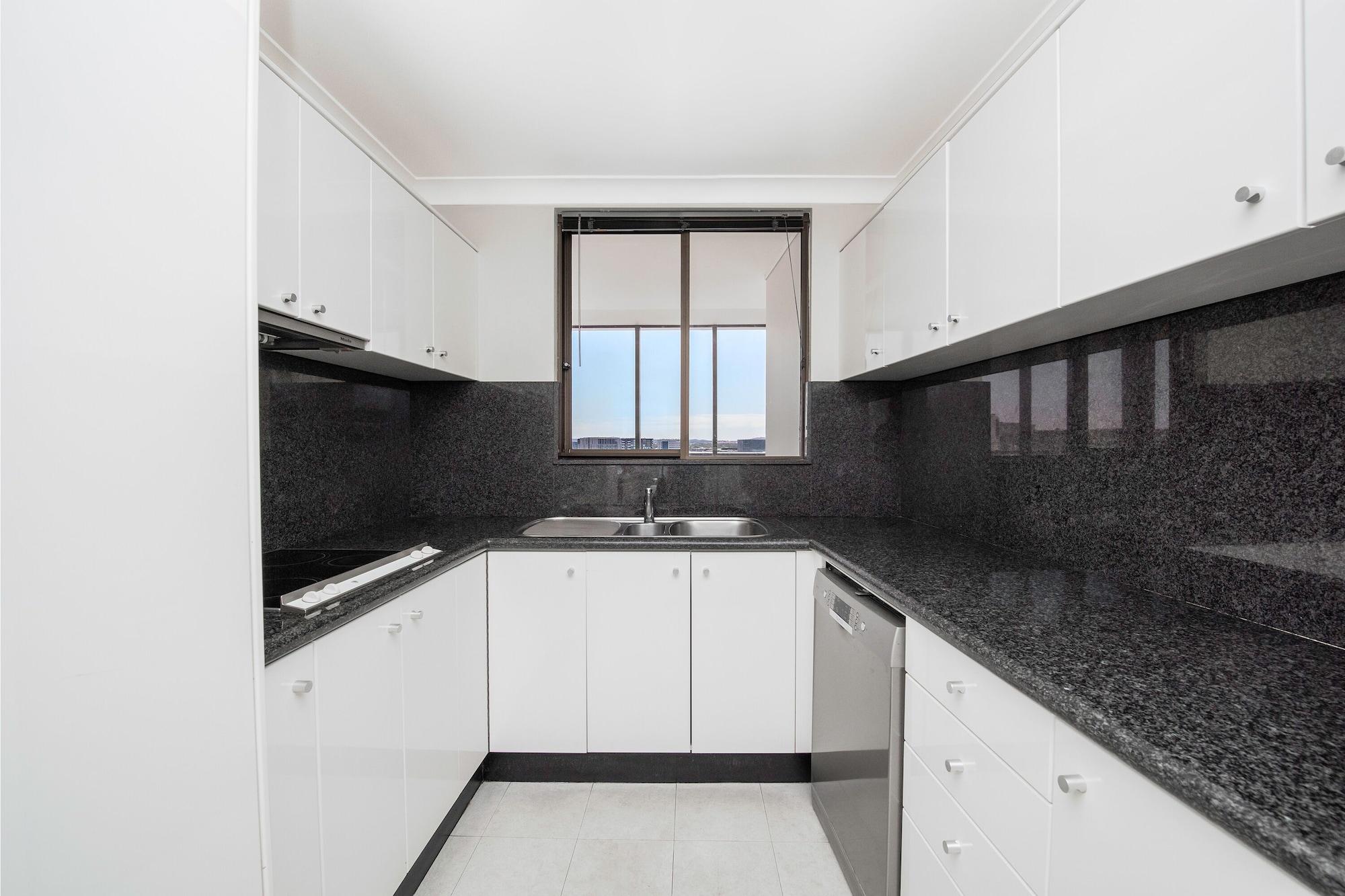 Breakfree Capital Tower Apartments Canberra Buitenkant foto