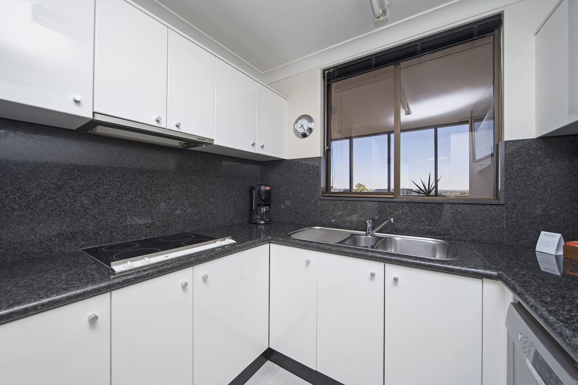 Breakfree Capital Tower Apartments Canberra Buitenkant foto